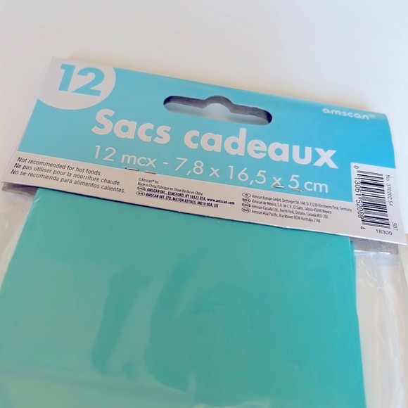 🆕 NEW 24 pcs Treat Bags Paper Bags, 12 sacs à surprise with Stickers - Picture 3 of 6